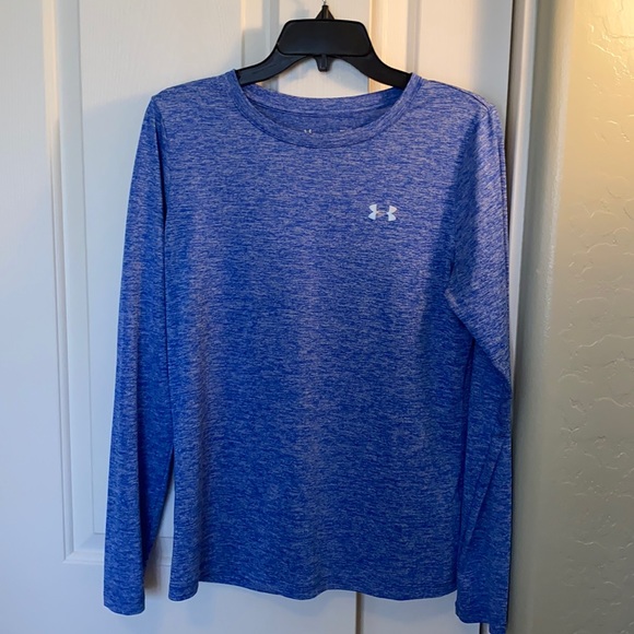 Under Armour Tops - Under Armour athletic top